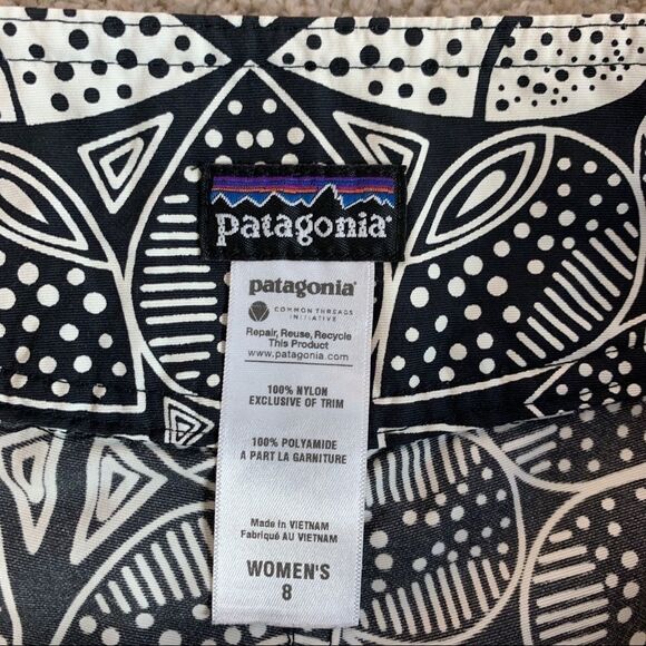 PATAGONIA Women's Black And white 100% Nylon Mid Rise Shorts Sz 8 One Poket - Picture 3 of 7